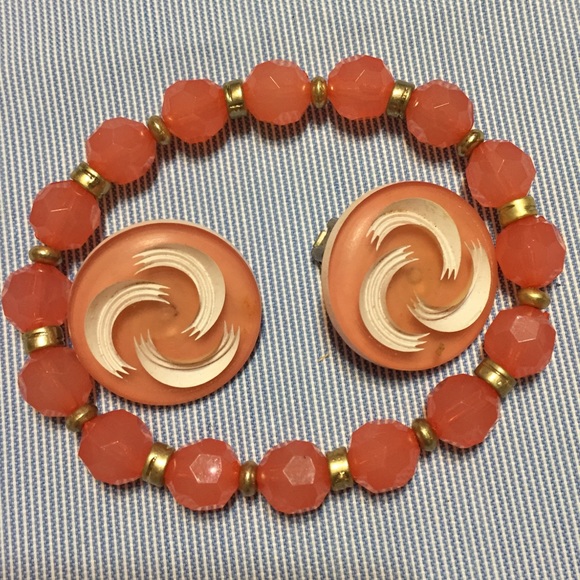Jewelry - 4 for $20. Clip on earrings and bead bracelet